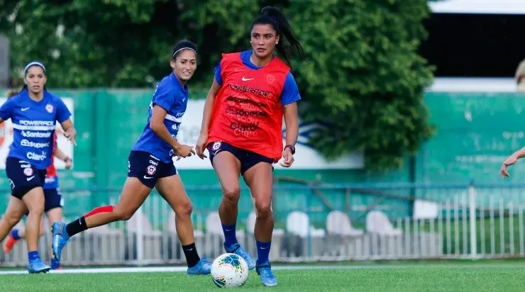 María José Urrutia salió muy complicada ante Eslovaquia. Foto: ANFP