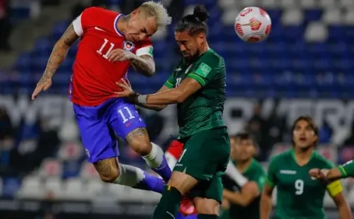 Eduardo Vargas tuvo ocasiones de gol ante Bolivia, la más clara, un remate que dio en el travesaño (Agencia Uno)