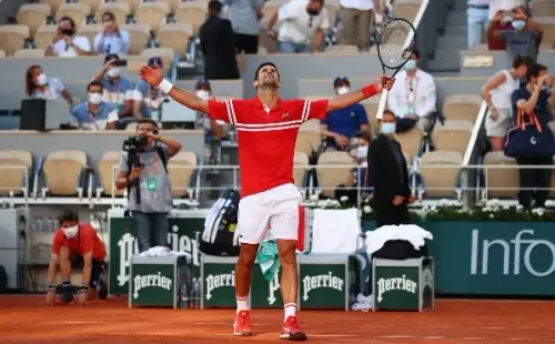 Djokovic celebra la obtención de su segundo Roland Garros. Foto: Getty.