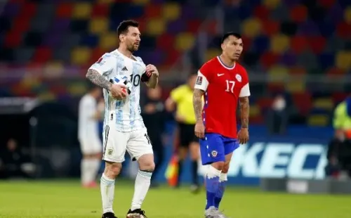 Lionel Messi y Argentina enfrentan esta tarde a la selección chilena.
