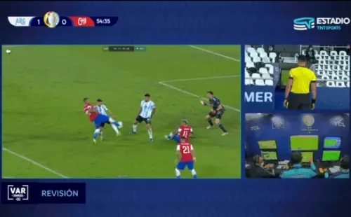 El penal de Argentina a Arturo Vidal en Copa América.