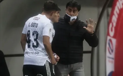 Quinteros destacó el aporte de los juveniles de Colo Colo. Foto: Agencia Uno