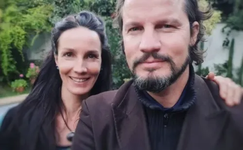 La foto con que Ángela Contreras reapareció públicamente junto a su hermano el Dr. File.(2)