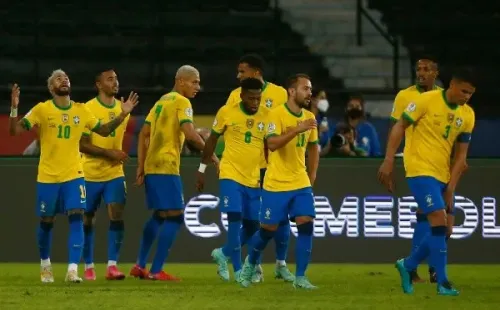 Brasil goleó 4-0 a Perú en el debut incaico en Copa América.