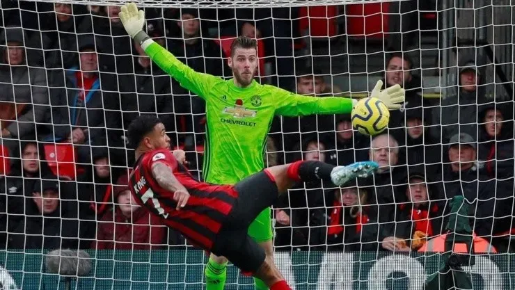 Joshua King en acción en la Premier League
