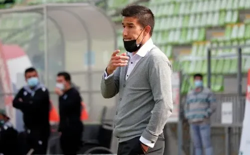 Rivero tendrá una dura tarea como DT wanderino. Foto: Agencia Uno.