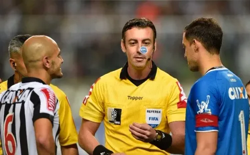 Raphael Claus será el árbitro del Chile-Uruguay (Getty Images)