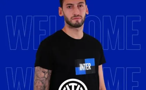El Inter le dio la bienvenida a Hakan Calhanoglu como nuevo fichaje. (Foto: Inter de Milán)