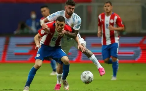 Almirón aseguró que deben mejorar cosas de cara al duelo con Chile. Foto: Getty Images