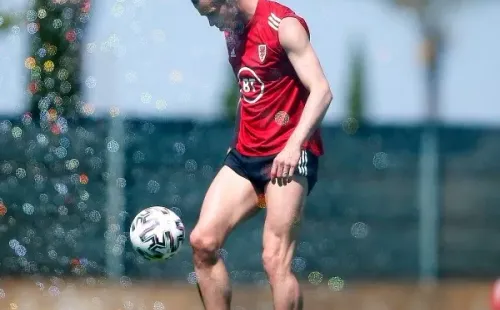 Gareth Bale se prepara para disputar con Gales los cuartos de final de la Eurocopa. Foto: Getty.