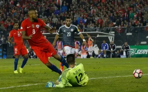 Chile y Paraguay no se ven las caras a nivel adulto desde las eliminatorias a Rusia 2018. Foto: Agencia Uno
