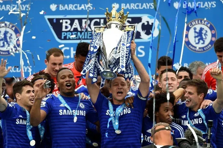 Una que otra manía teníaJohn Terry en el Chelsea. Aún así, lo logró todo con el cuadro de Londres. | Foto: Getty Images.