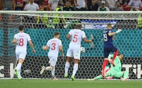 Benzema anotó los goles de la remontada de Francia. Foto: Getty Images