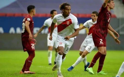 Perú aseguró su lugar en los cuartos de final de Copa América venciendo a Venezuela. Foto: Getty Images