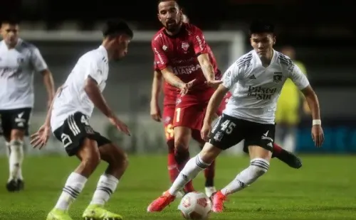 Varios jóvenes de Colo Colo jugaron ante Ñublense por el campeonato nacional. Foto: Agencia Uno.