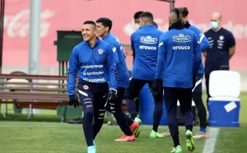 Alexis fue pura alegría en su regreso a la Roja. Foto: ANFP