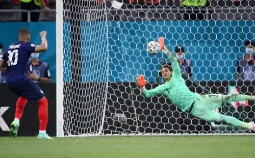 Not Released (NR) Strictly for Editorial Use Only. No use in publications devoted solely to any single team, player and/or match. Use in online, mobile and/or apps must be comparable to that in a newspaper or permitted magazines and books