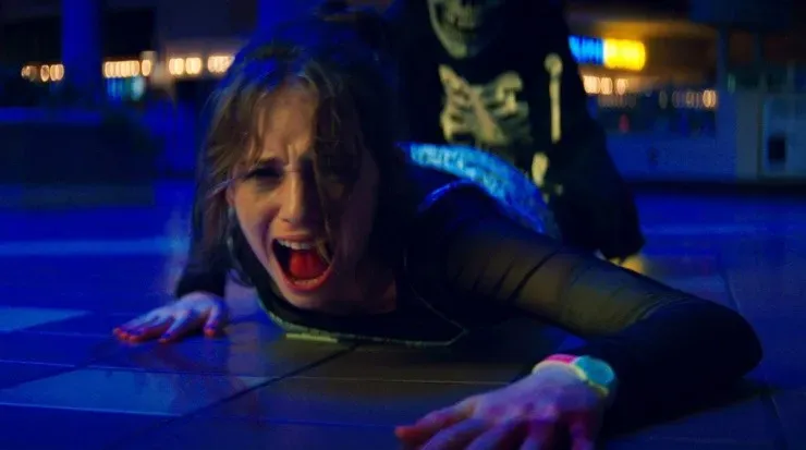 Maya Hawke no la pasará bien en La Calle del Terror.