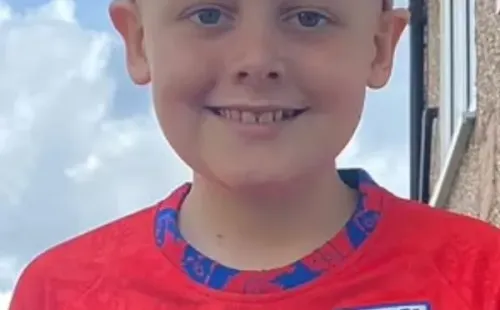 Owlett, de 8 años, recibió un mensaje de aliento de Grealish en medio de su lucha contra el cáncer.