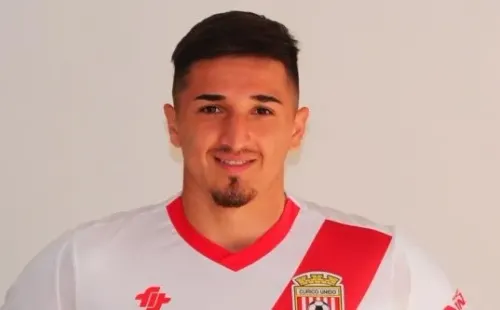 Cabral sufre en su paso por el fútbol chileno. Foto: Curicó Unido