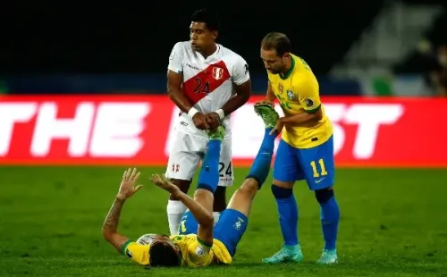 Brasil terminó agotado el partido con Chile y lo sintió ante Perú. Foto: Getty Images