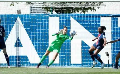 Christiane Endler dejó el PSG y espera por integrarse al poderoso Olympique de Lyon.