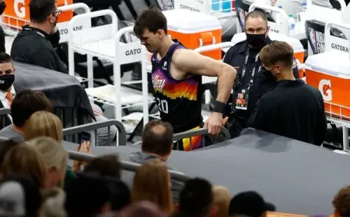 Dario Saric no podrá seguir disputando las finales de la NBA. Foto: Getty.