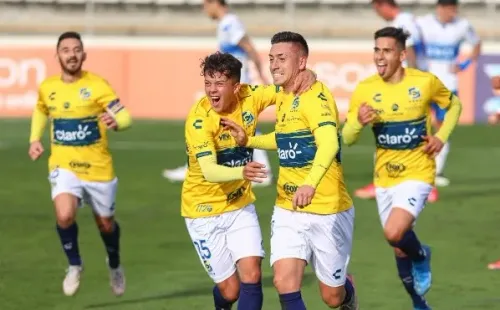 Everton se metió en cuartos de final de Copa Chile venciendo a la UC. Foto: Agencia Uno