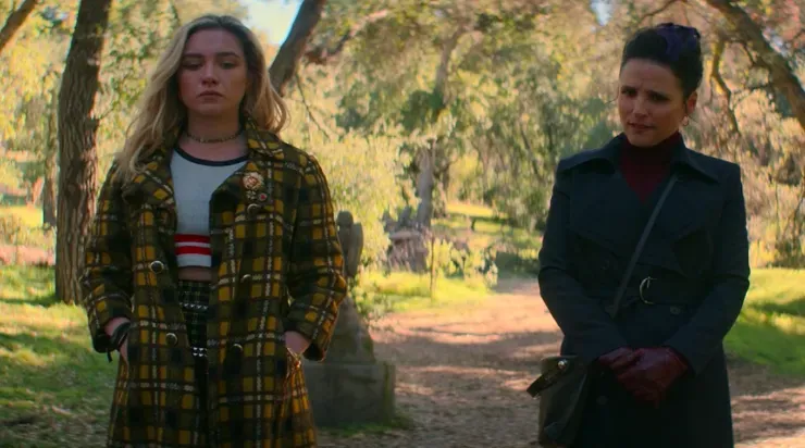Yelena Belova junto a Valentina Allegra de Fontaine, en la escena post créditos de    Black Widow.