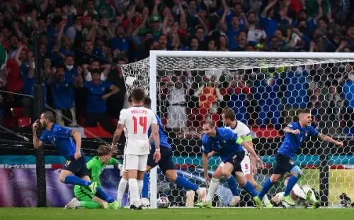 Bonucci anotó el empate y llenó de vida a Italia ante Inglaterra. Foto: Getty Images
