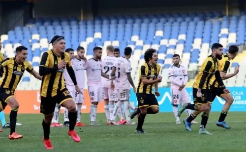 Fernández Vial derrotó en penales a la U. (Foto: Agencia Uno)