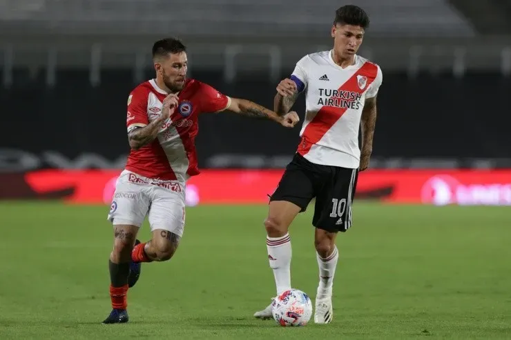 Un partidazo que habitualmente se da en el torneo trasandino, se dará está vez, en el marco de octavos de Copa Libertadores. (Foto: Getty)