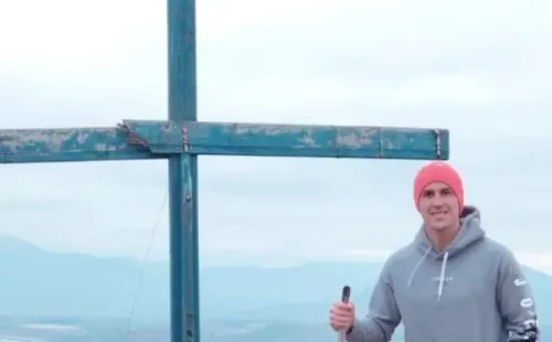 Enzo Roco se divierte subiendo cerros en su natal Ovalle.Foto: Instagram