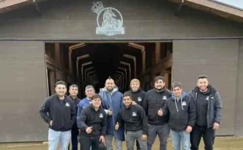 Arturo Vidal disfruta con amigos y familia de su haras en San Clemente. Foto: Instagram