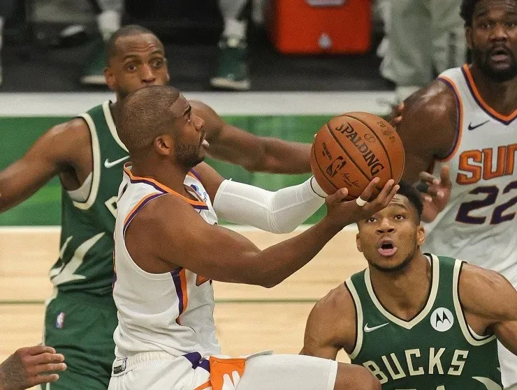 Los Suns aún lideran la serie y esperan este miércoles alargar su distancia frente a los Bucks. (Foto: Getty)