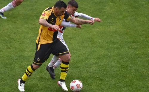 Esteban Paredes está en Coquimbo y desde ahí sigue atento lo que hace Iván Morales. Foto: Agencia Uno