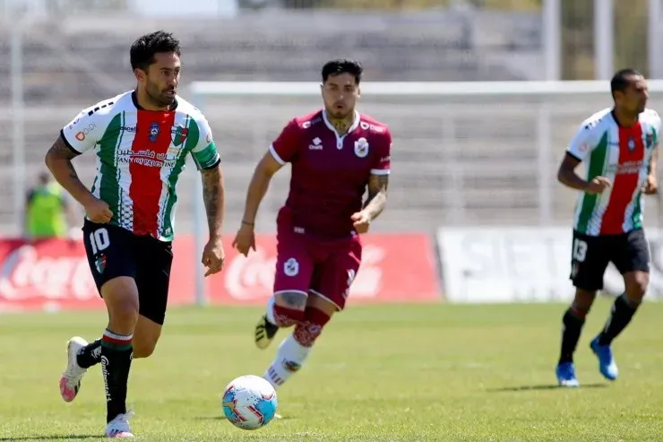 Palestino y La Serena se enfrentan en el reinicio del Torneo Nacional. (Foto: Agencia Uno)