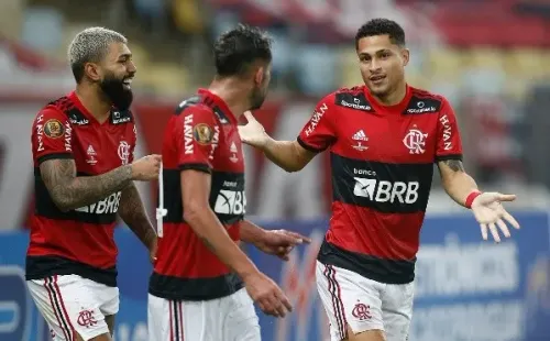 Gabigol, Isla y Joao Gomes jugaron en la goleada de Flamengo al Bahía. Foto: Getty.