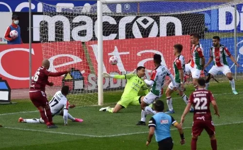Suazo brilló ante Palestino y ayudó a la remontada de La Serena. Foto: Agencia Uno