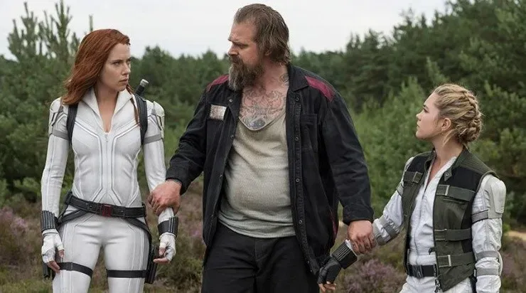 Black Widow: Scarlett Johansson, David Harbour y Florence Pugh.
