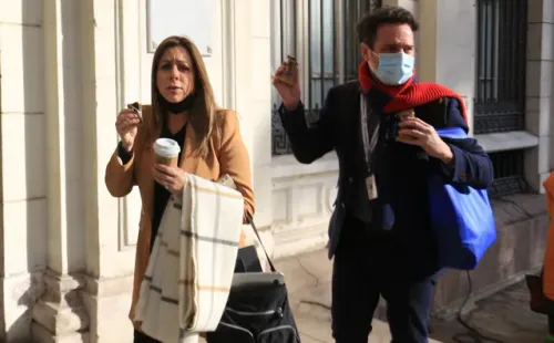 Constituyentes de Chile Vamos comen Negrita antes de la sesión de la Convención.(7)