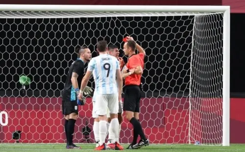 Argentina sufrió ante Australia la expulsión de Francisco Ortega. Foto: Getty.
