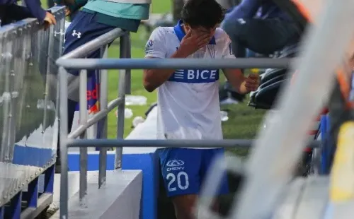 Gonzalo Tapia se marchó lesionado ante Colo Colo. (Foto: Agencia Uno)