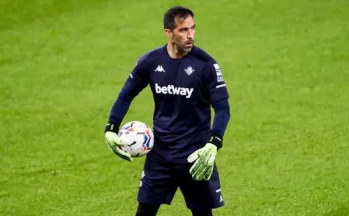 Bravo se sumará a los trabajos del Betis la próxima semana.