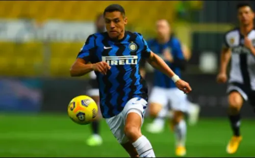 Alexis buscará ganarse un lugar en la oncena estelar del Inter para esta venidera temporada.