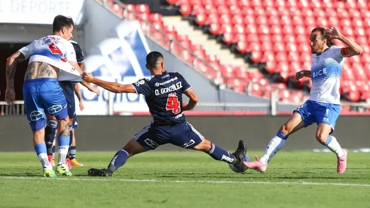 Universidad de Chile y Universidad Católica se enfrentan en el clásico universitario