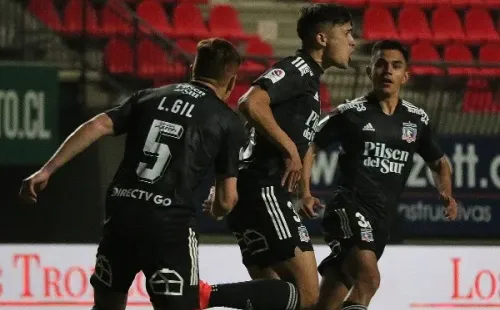 El Pibe celebra junto a sus compañeros. (Foto: Agencia Uno)
