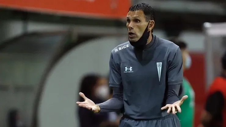 Gustavo Poyet, entrenador de Universidad Católica