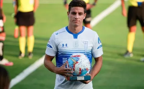 Clemente Montes, el joven delantero de la UC, es de todo el agrado de Gustavo Quinteros para Colo Colo.