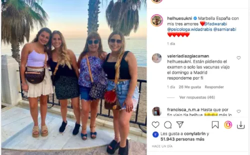 Las postales de Helhue Sukni junto a sus hijas en Marbella, España.(1)